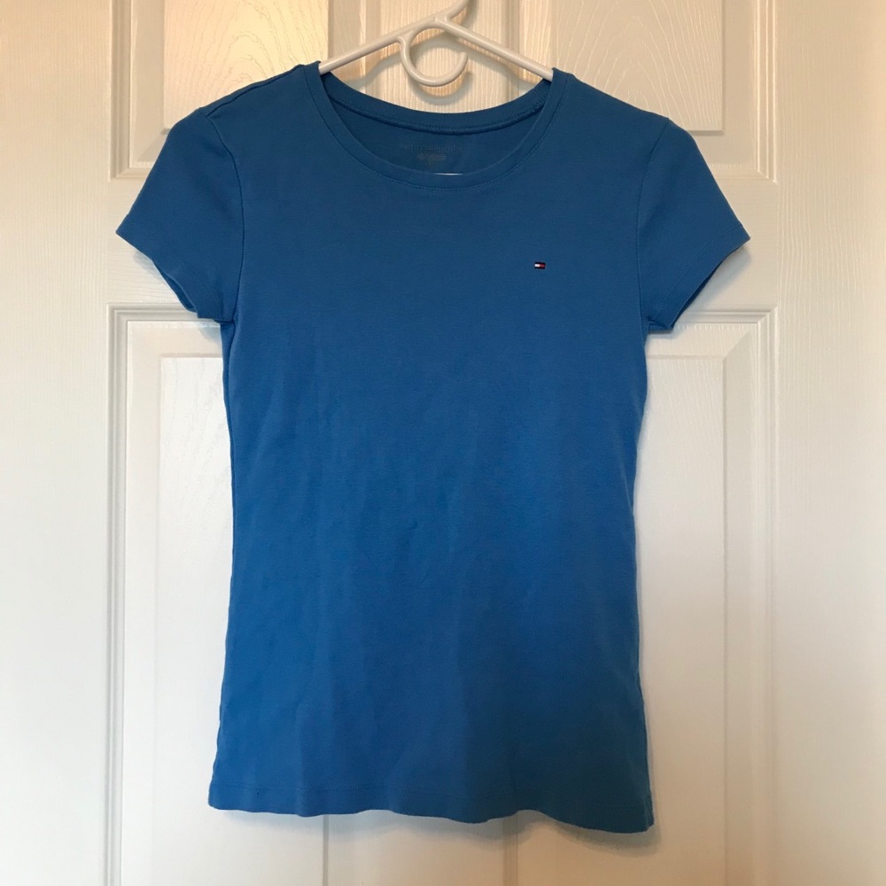Fitted blue T